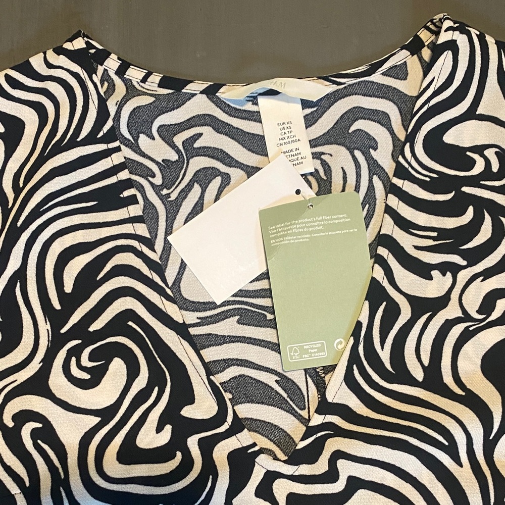 H&M Dress - Picture 2 of 3